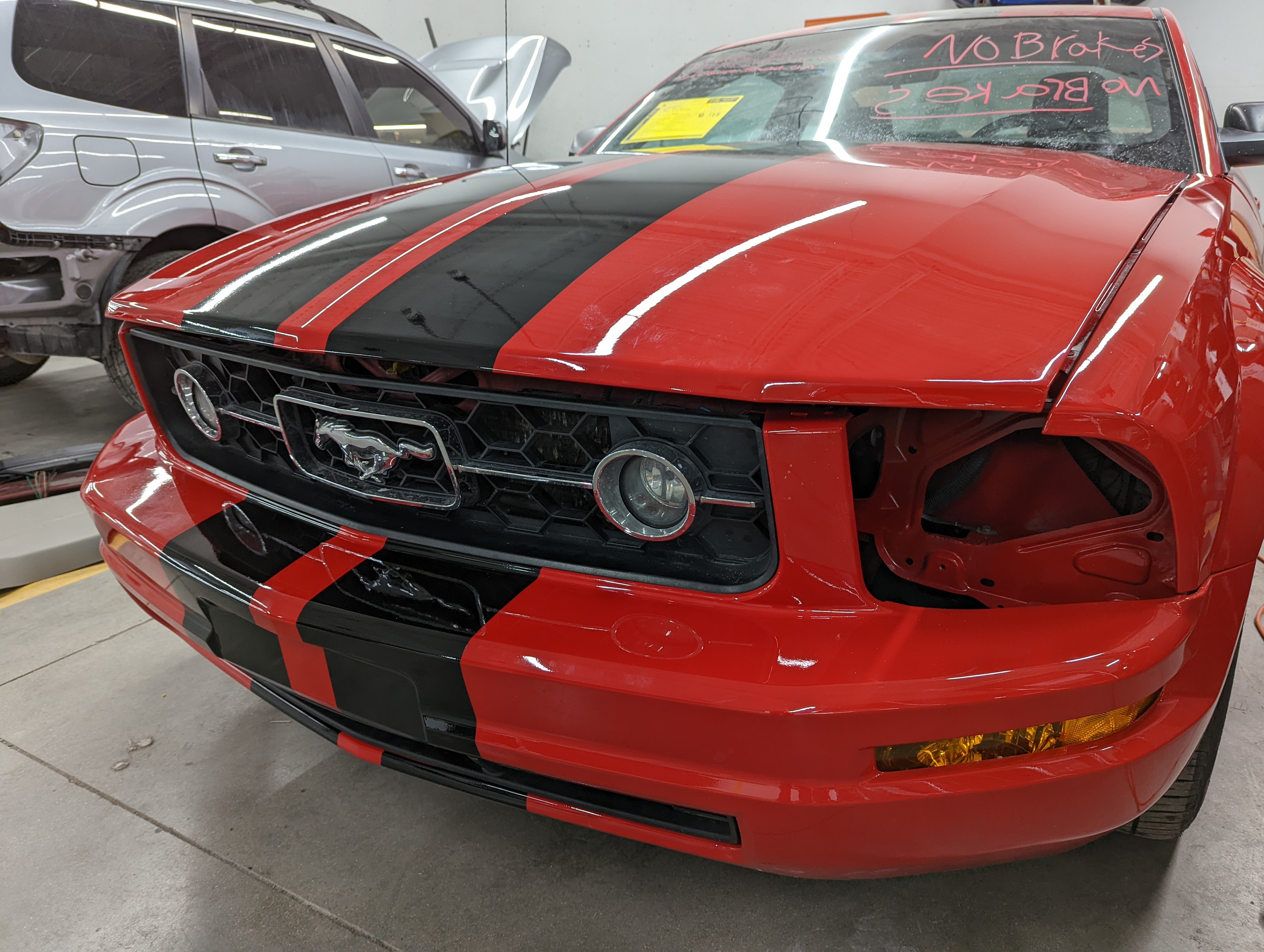 2006 Ford Mustang Vinyl Stripes. Finished product.